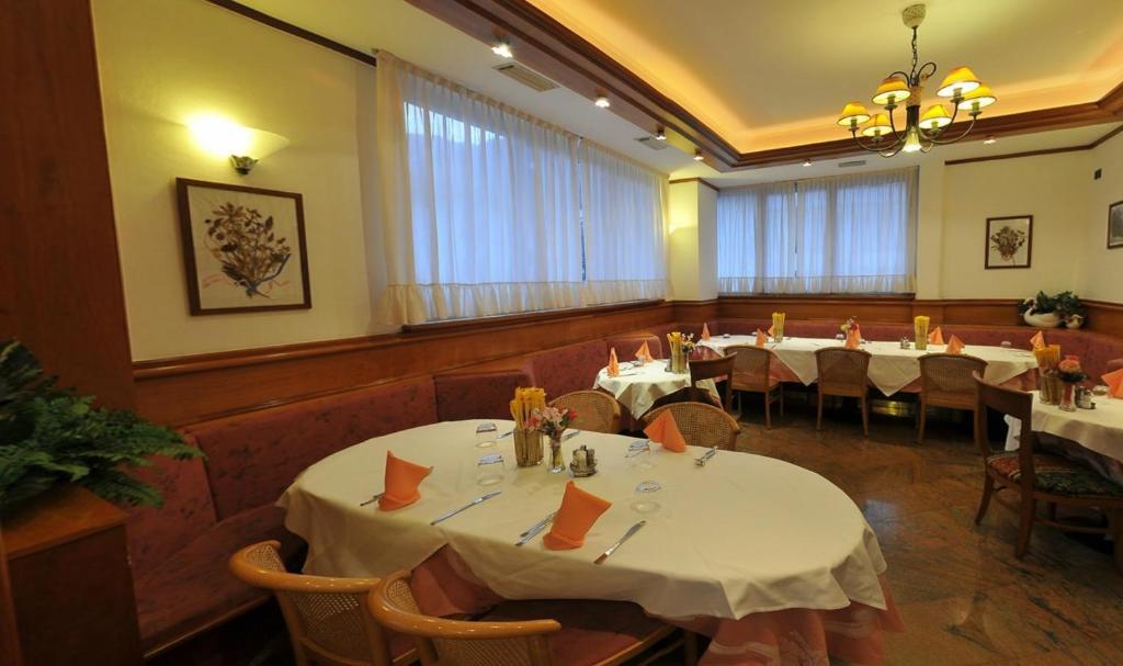 Hotel Vela Trento Ngoại thất bức ảnh