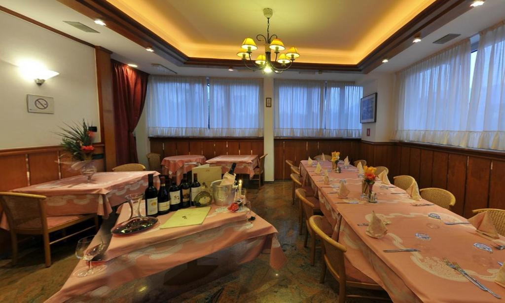 Hotel Vela Trento Ngoại thất bức ảnh